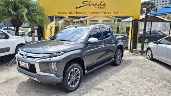 MITSUBISHI L200 TRITON 2.4 16V TURBO DIESEL SPORT HPE-S CD 4P 4X4 AUTOMÁTICO
